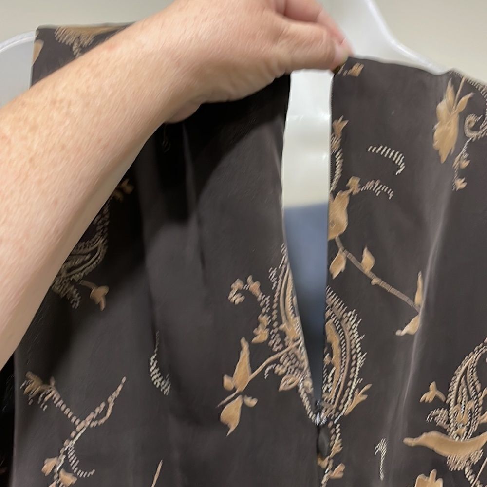 NWOT. Petite Sophisticate brown floral dress. Size 12 L 100% silk lining. - Picture 6 of 9